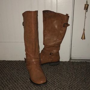 Susana Baretrap zip up boots!